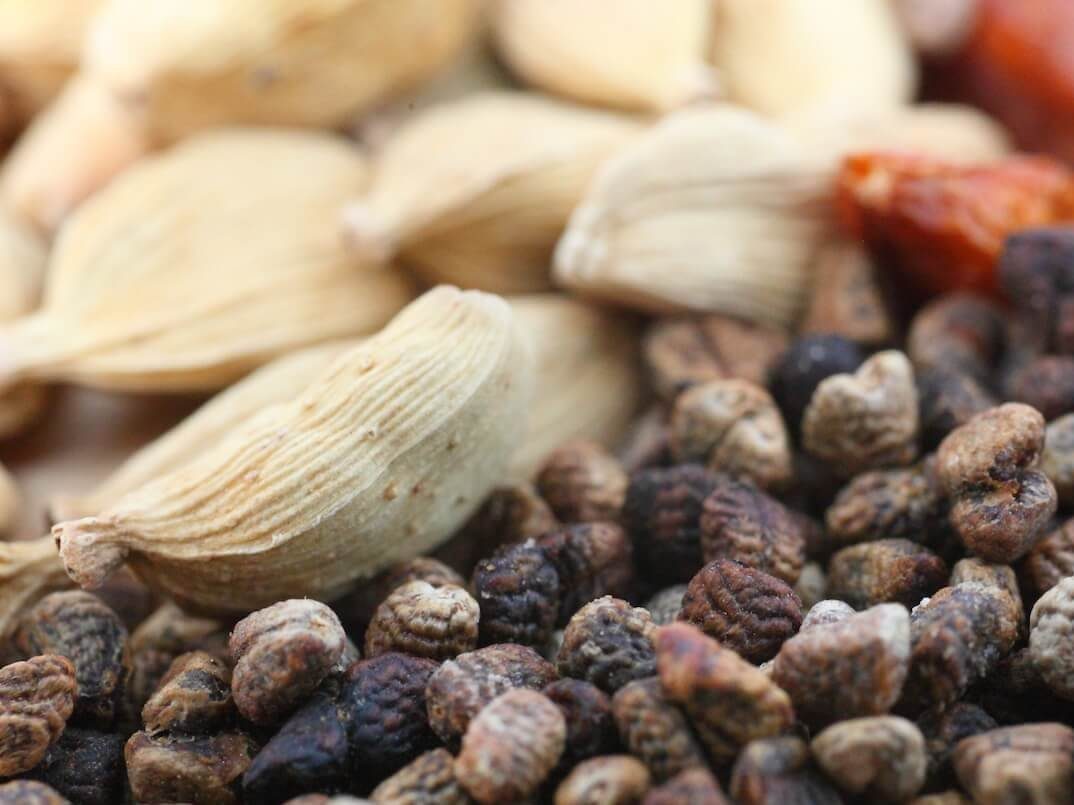 Cardamom pods vs seeds